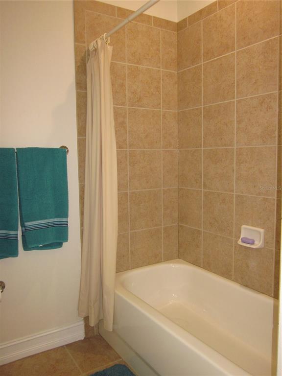 4015 Courtside Way Tampa, FL 33618 - Photo 17 of 39