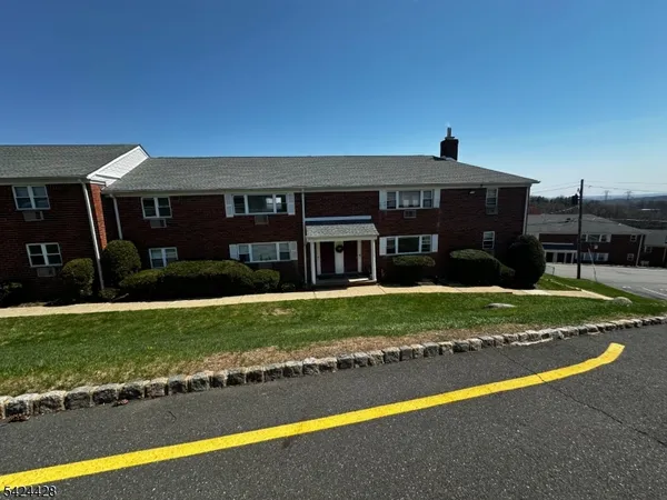 $2,400 | 2467 Route 10 Morris Plains, Unit 2B, Morris Plains, NJ 07950