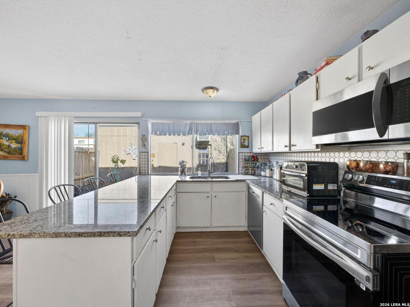 6529 Spring Hurst Drive San Antonio, TX 78249 - Photo 11 of 32