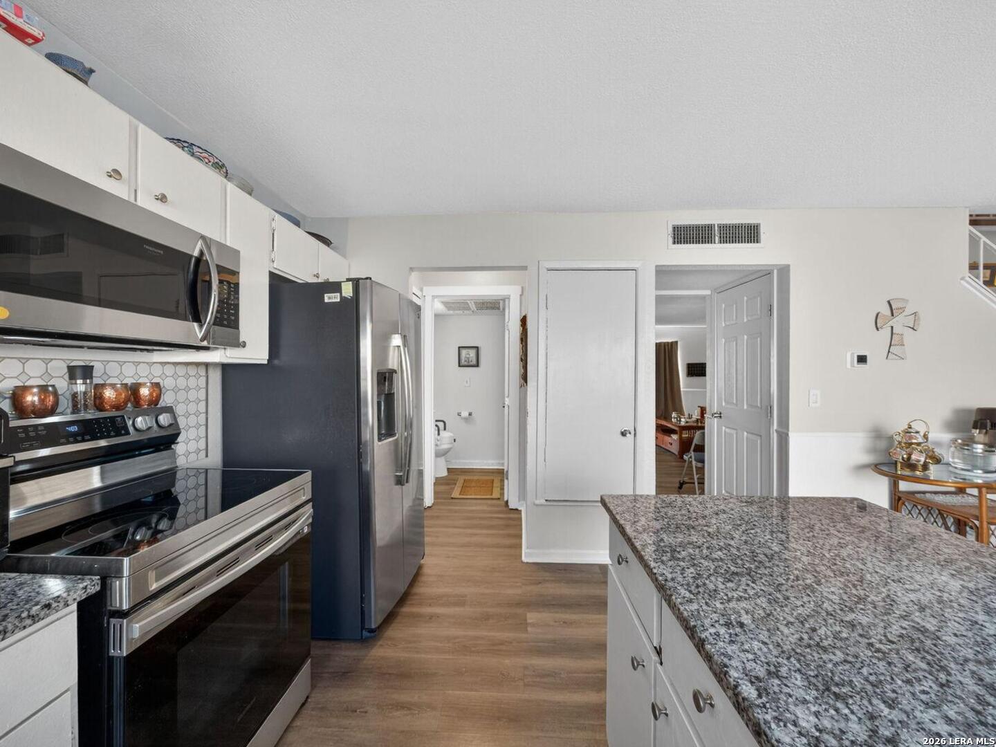 6529 Spring Hurst Drive San Antonio, TX 78249 - Photo 12 of 32