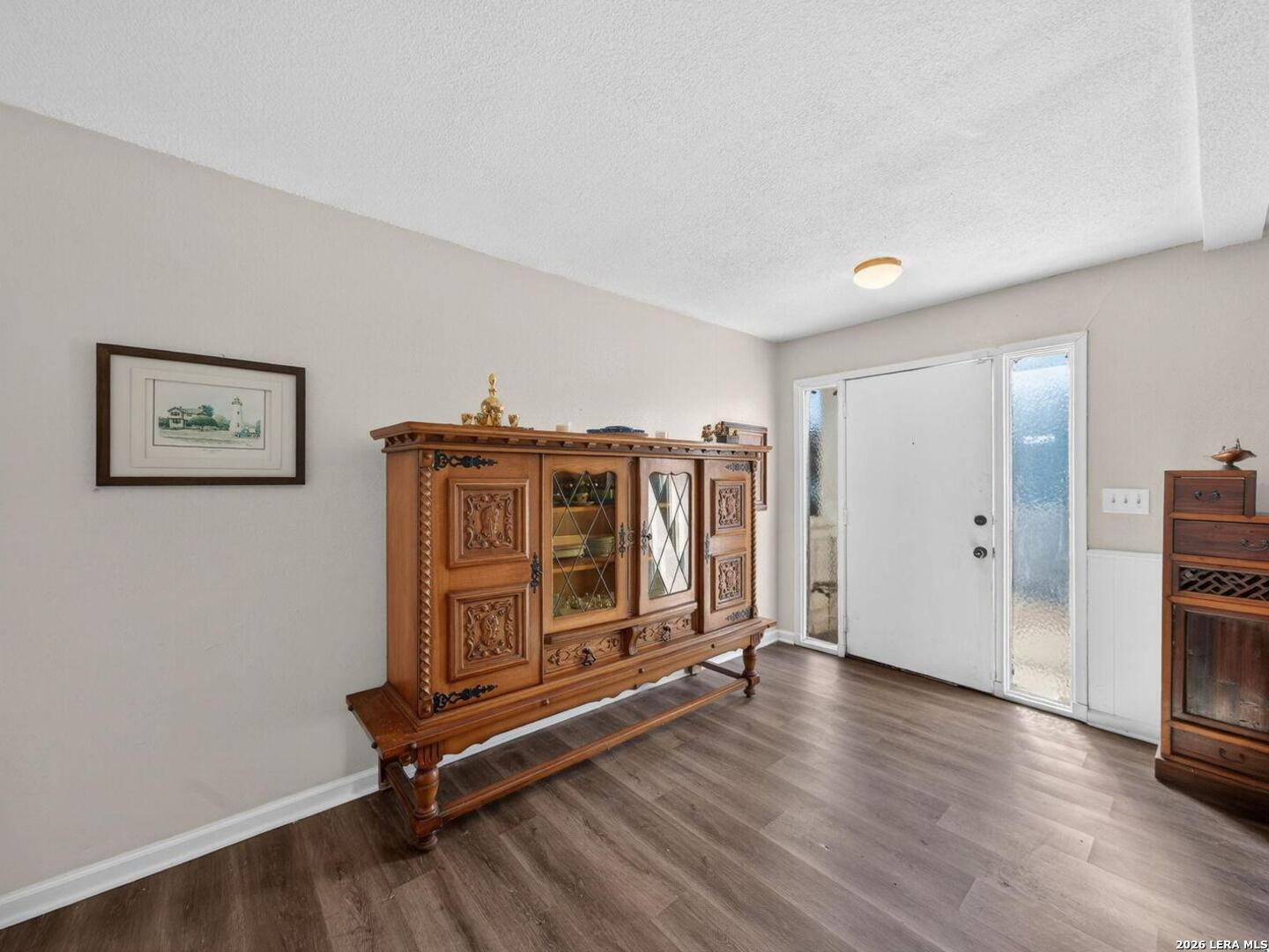 6529 Spring Hurst Drive San Antonio, TX 78249 - Photo 5 of 32