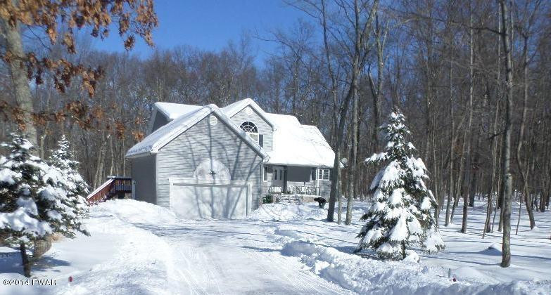 83 Oakenshield Drive Bushkill, PA 18371 - Photo 1 of 12