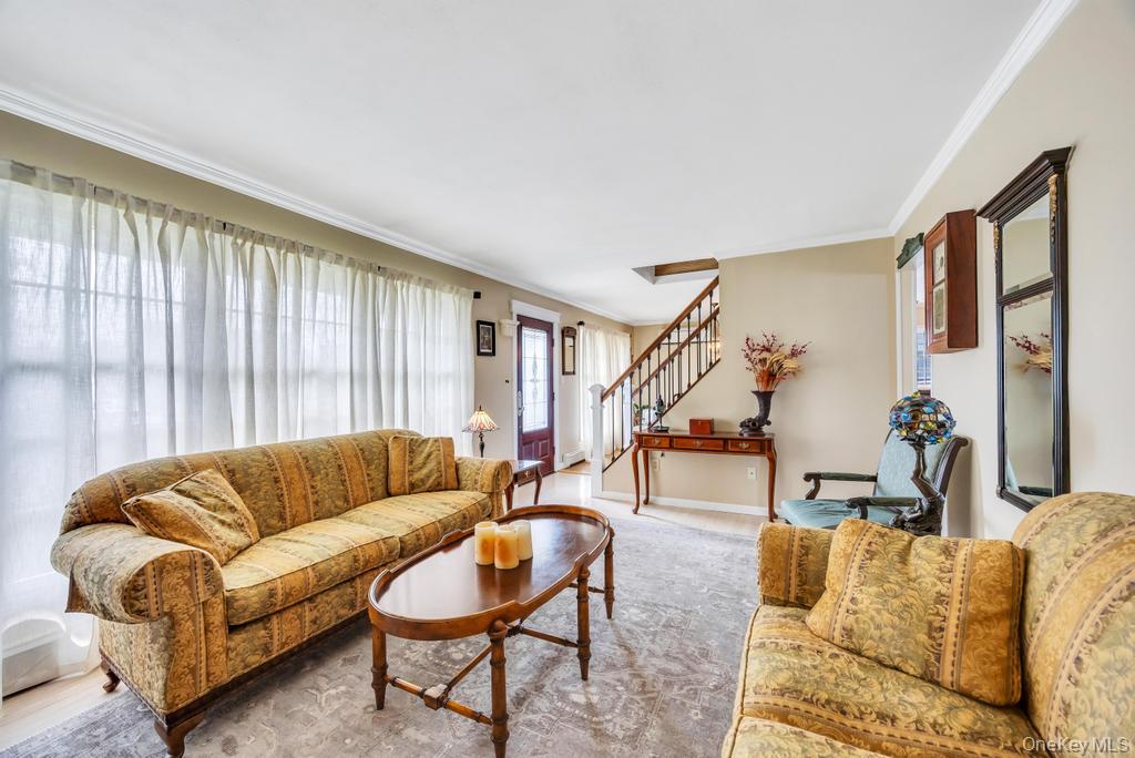 66 Vincent Road Hicksville, NY 11801 - Photo 11 of 35