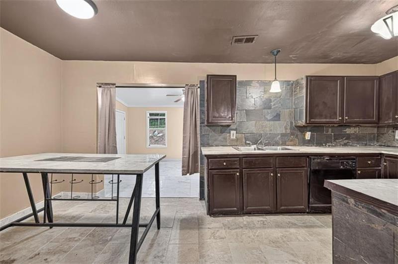 852 Alfred Road Northwest Atlanta, GA 30331 - Photo 16 of 51 Gallery Image 16