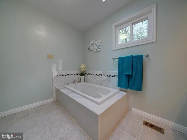 $825,000 | 2813 Cabin Creek Drive, Burtonsville, MD 20866