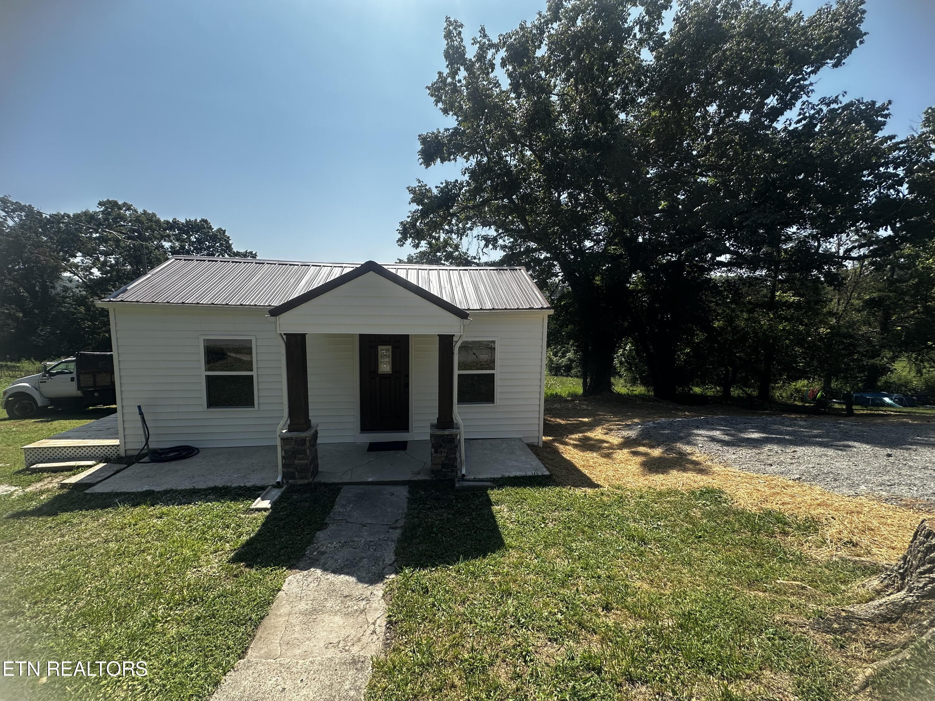 1499 Loop Road La Follette, TN 37766 - Photo 2 of 36 IMG_2895
