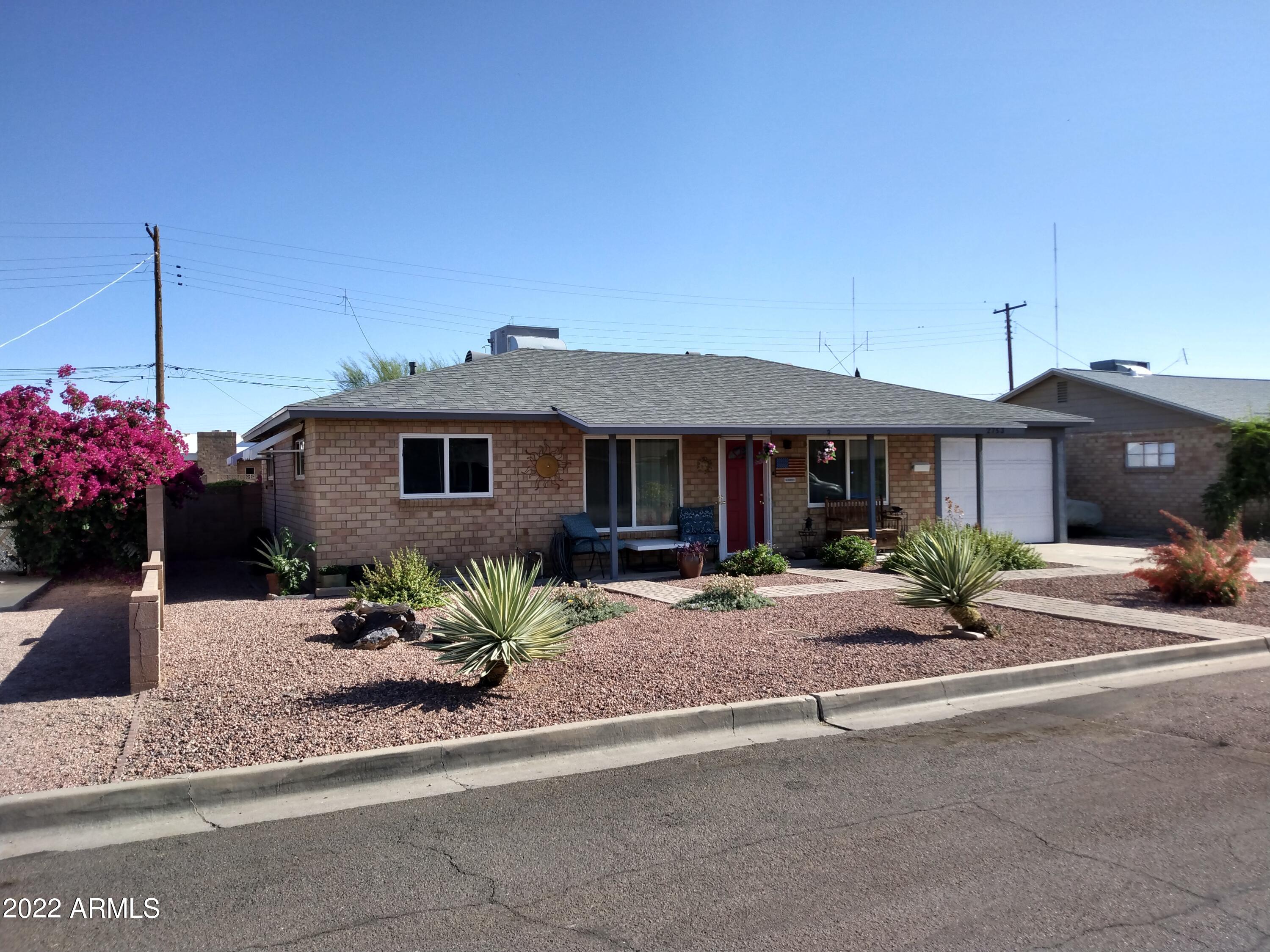 2753 West Lawrence Road Phoenix, AZ 85017 - Photo 3 of 27 Front 3
