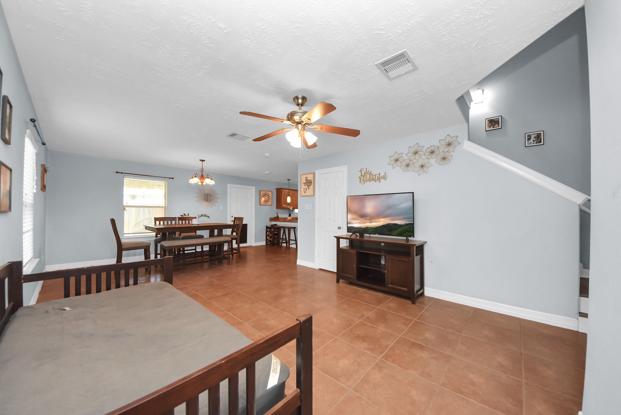 201 South Native Lane Houston, TX 77022 - Photo 5 of 34