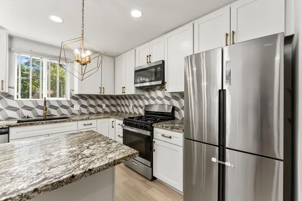 $584,999 | 5060 Mendocino Boulevard, Sacramento, CA 95820