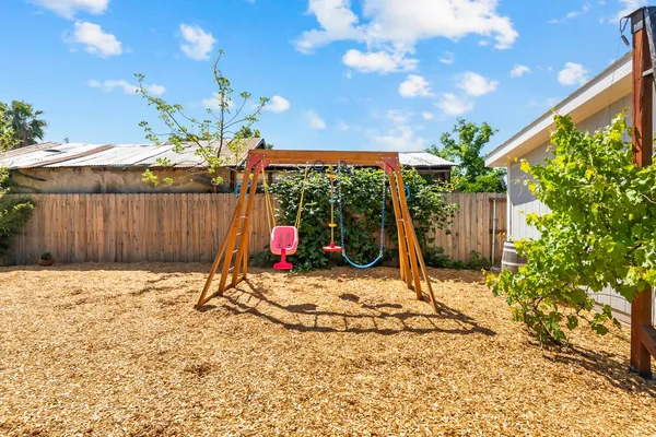 $584,999 | 5060 Mendocino Boulevard, Sacramento, CA 95820