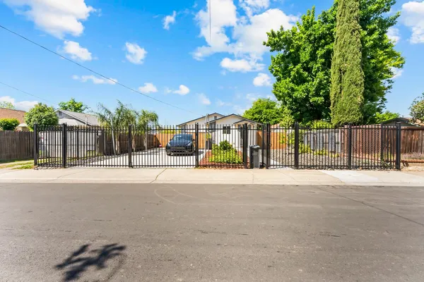 $584,999 | 5060 Mendocino Boulevard, Sacramento, CA 95820