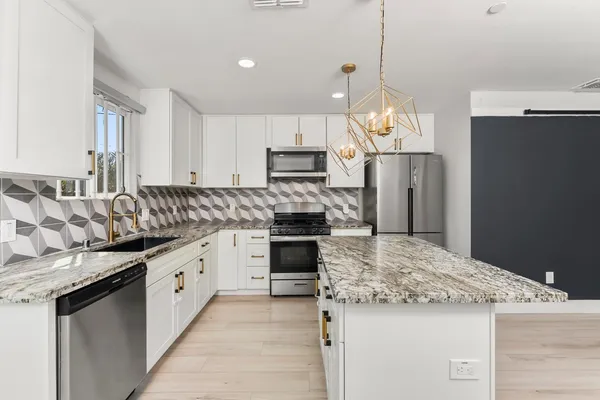 $584,999 | 5060 Mendocino Boulevard, Sacramento, CA 95820