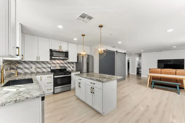 $584,999 | 5060 Mendocino Boulevard, Sacramento, CA 95820