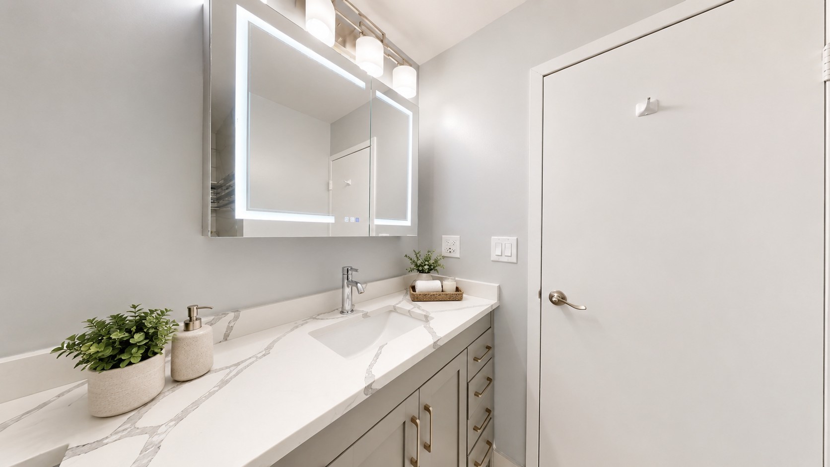 8815 West Golf Road, Unit 8F Niles, IL 60714 - Photo 15 of 18 Gallery Image 15