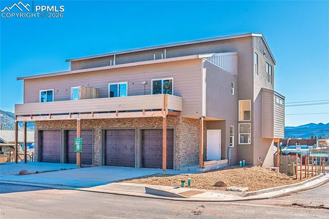 $699,000 | 205 East Henrietta Avenue, Woodland Park, CO 80863