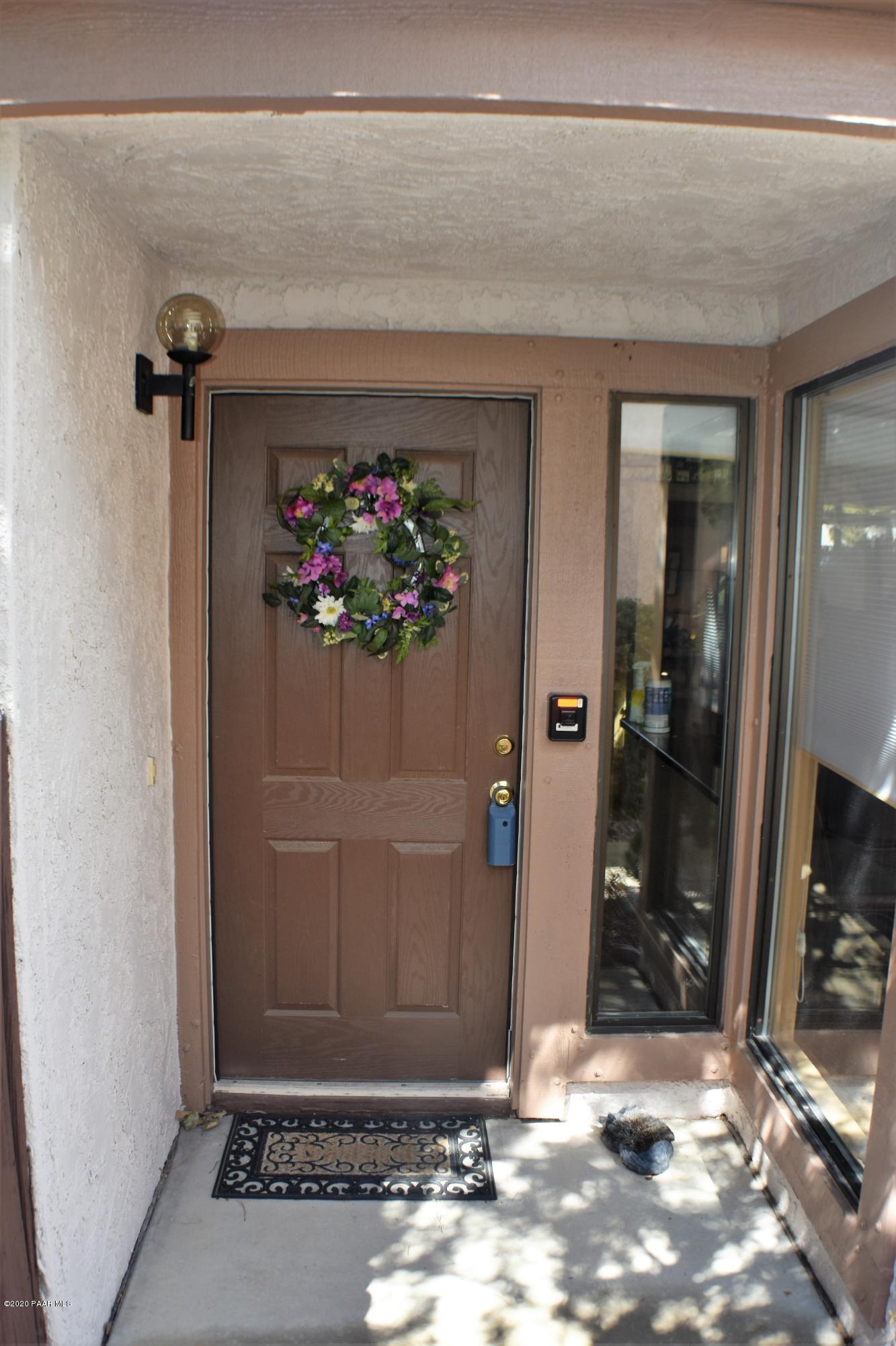 1385 Coyote Road Prescott, AZ 86303 - Photo 4 of 32 Entry way