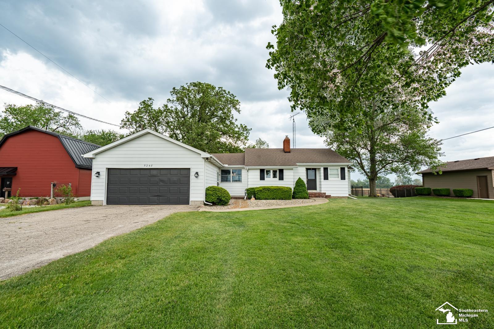 5248 South Custer Road Monroe, MI 48161 - Photo 2 of 33