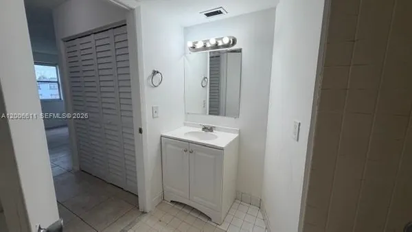 $2,050 | 6288 Northwest 186th Street, Unit 206, Hialeah, FL 33015