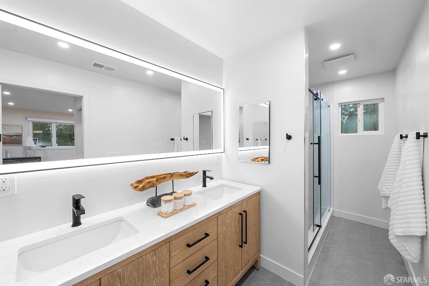 923 Janet Lane Lafayette, CA 94549 - Photo 21 of 43 a bathroom with a sink and a mirror
