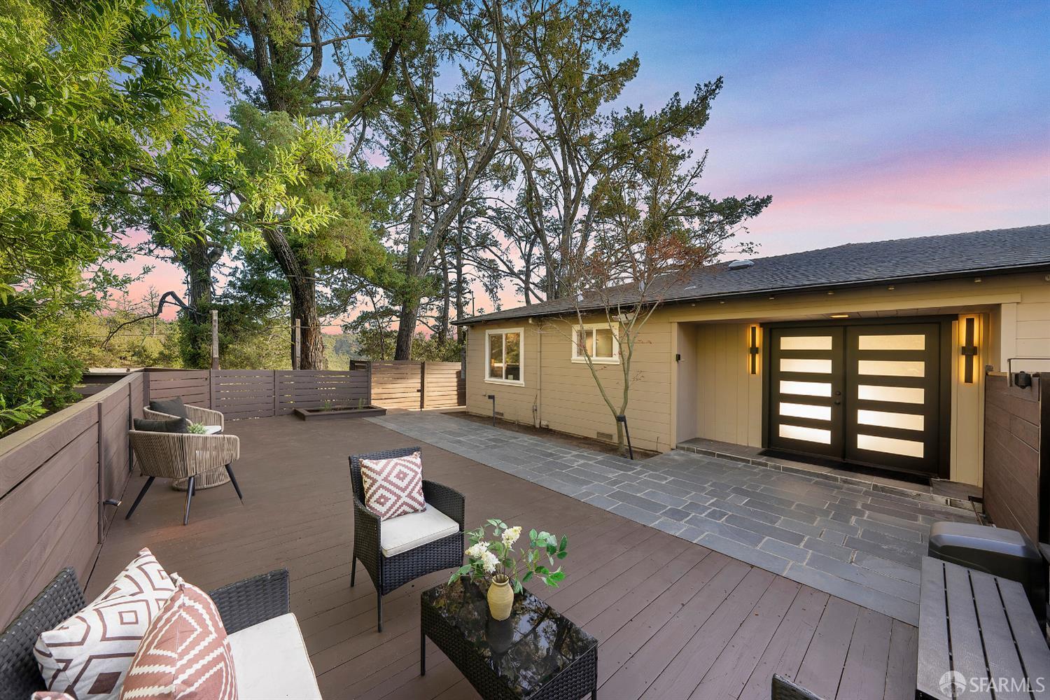 923 Janet Lane Lafayette, CA 94549 - Photo 5 of 43 a front view of a house with garden