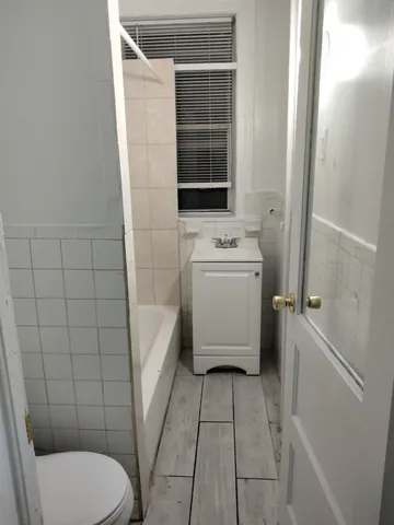 $1,822 | 291 Central Avenue, Unit B2, Jersey City, NJ 07307