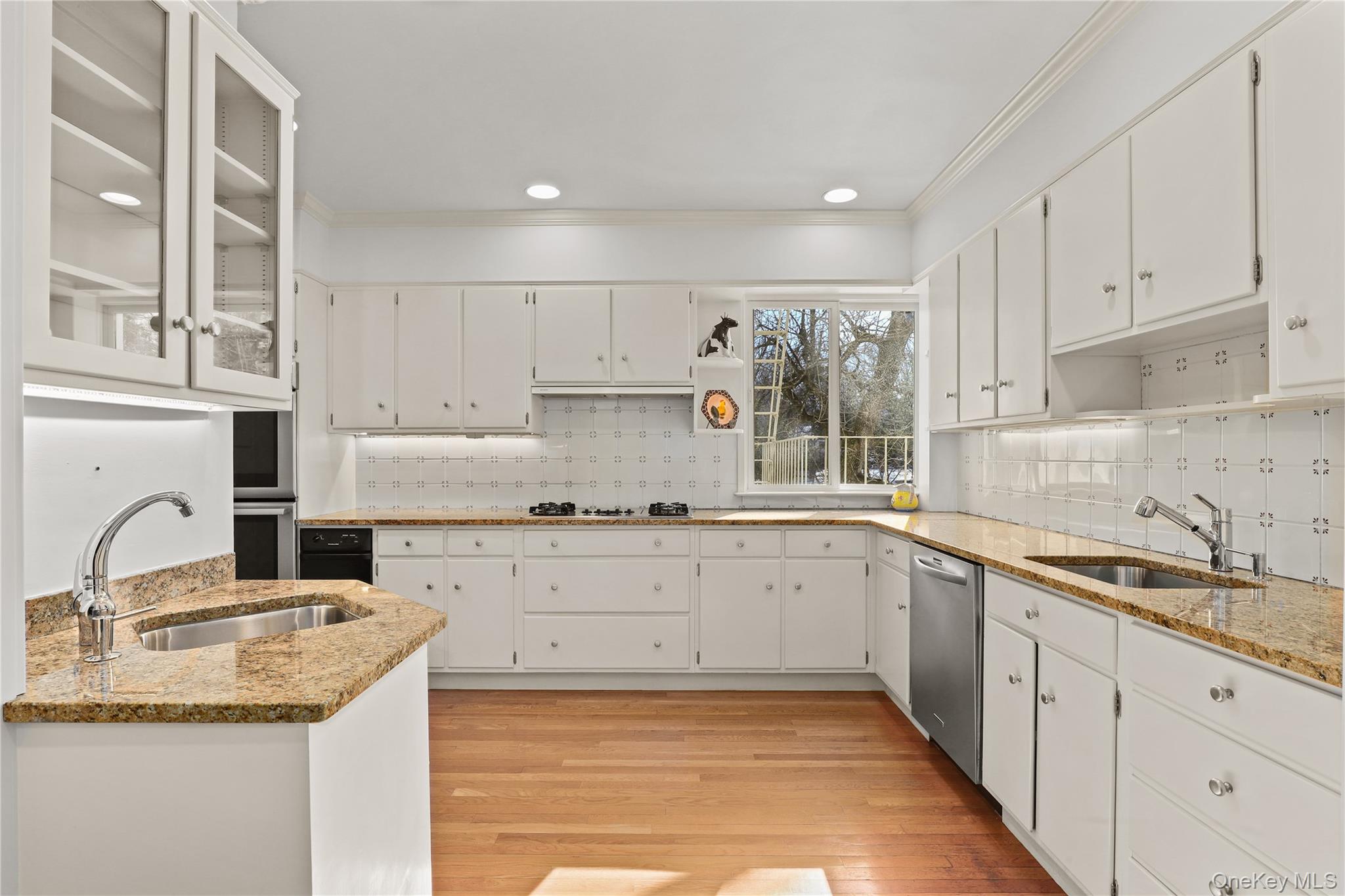 6 Brooklands, Unit 2D Bronxville, NY 10708 - Photo 10 of 23