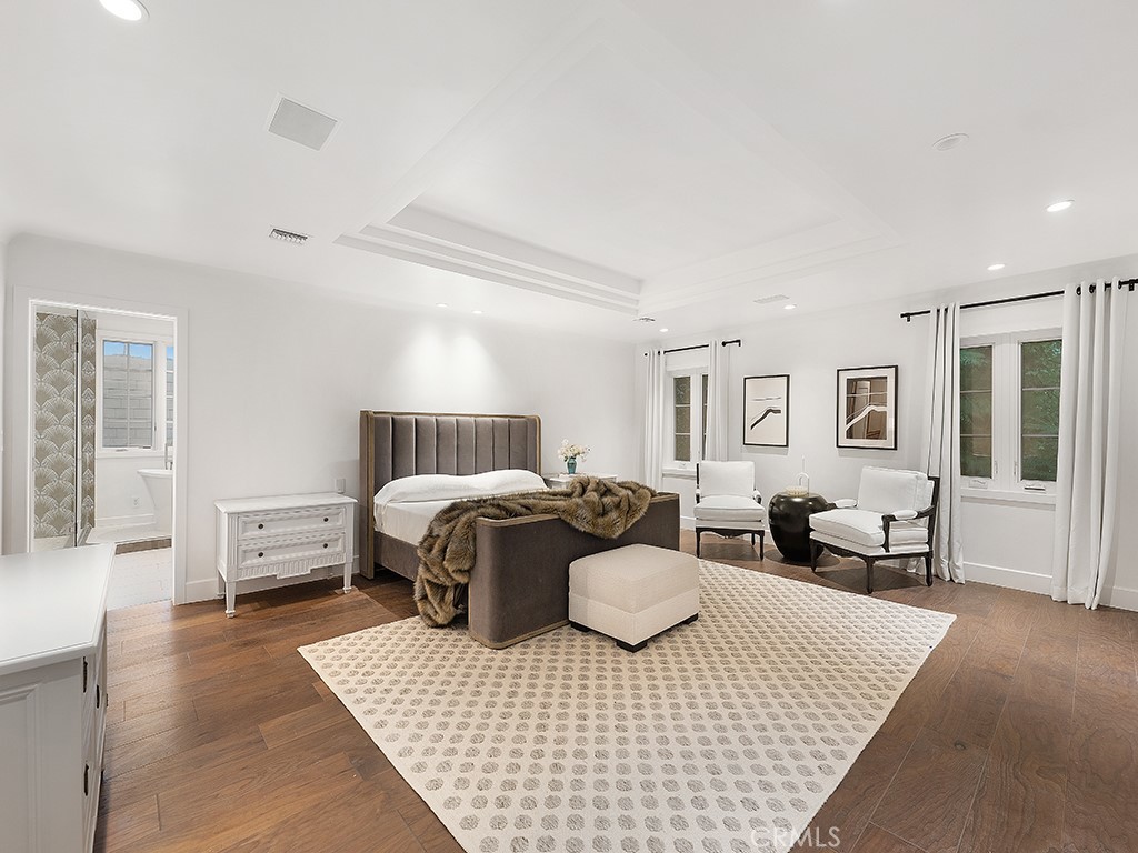 726 Foothill Road Beverly Hills, CA 90210 - Photo 22 of 59 a bedroom with furniture and a dresser