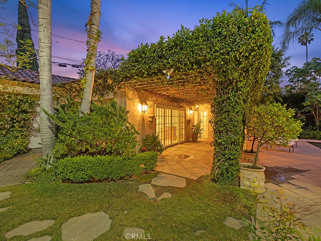 726 Foothill Road Beverly Hills, CA 90210 - Photo 40 of 59