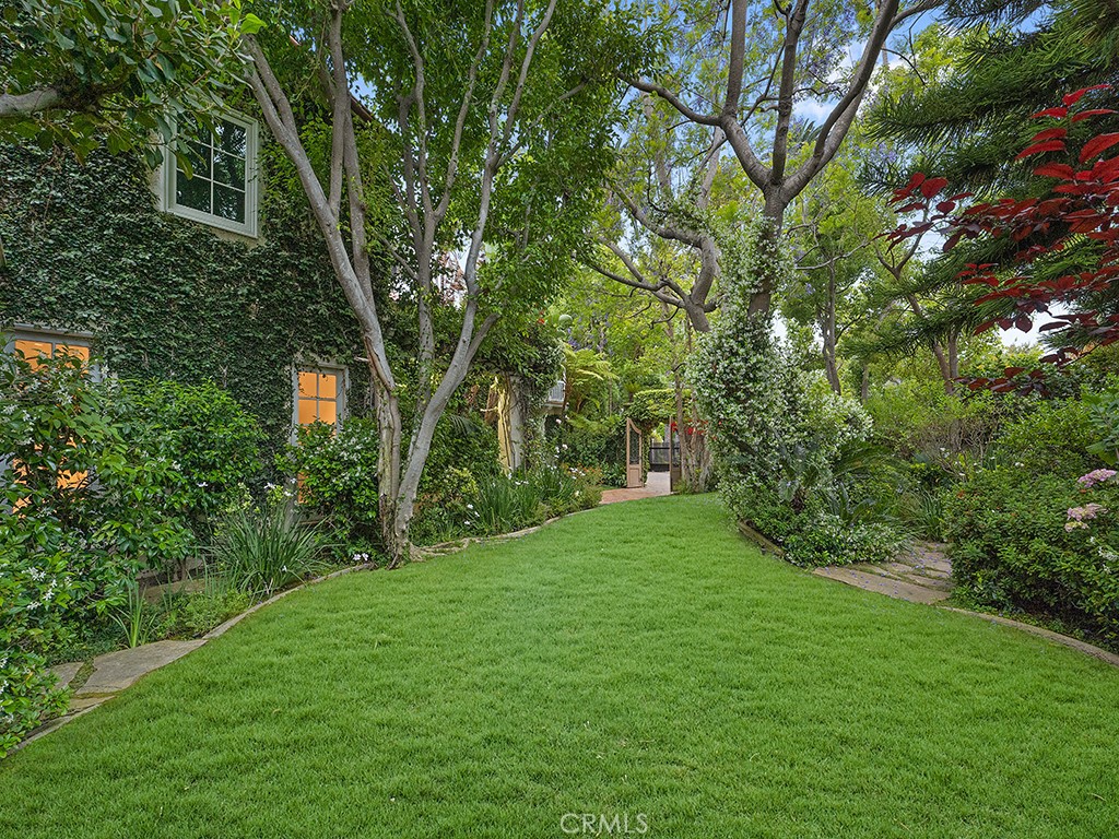 726 Foothill Road Beverly Hills, CA 90210 - Photo 48 of 59 a view of a trees in a yard