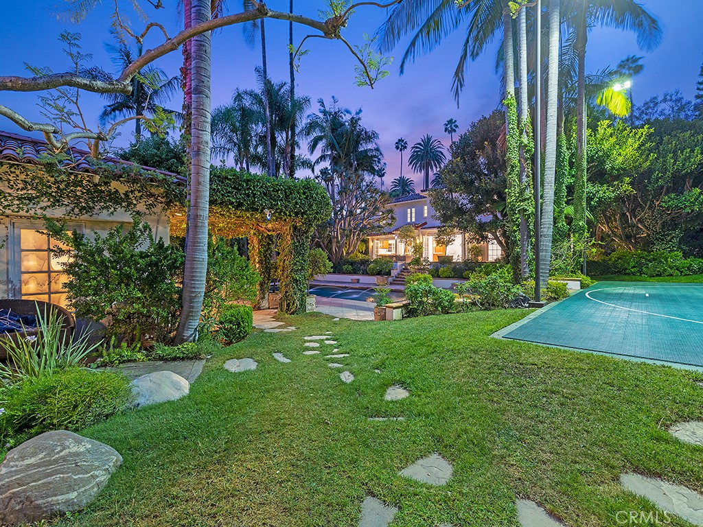 726 Foothill Road Beverly Hills, CA 90210 - Photo 5 of 59 a view of a volley ball court