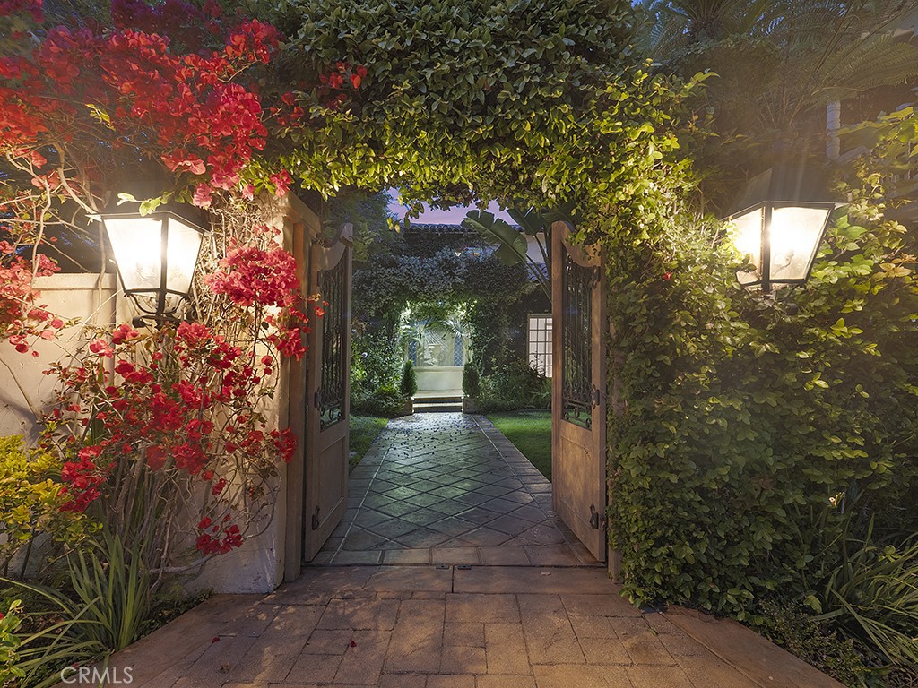 726 Foothill Road Beverly Hills, CA 90210 - Photo 51 of 59 a view of a pathway both side of a house