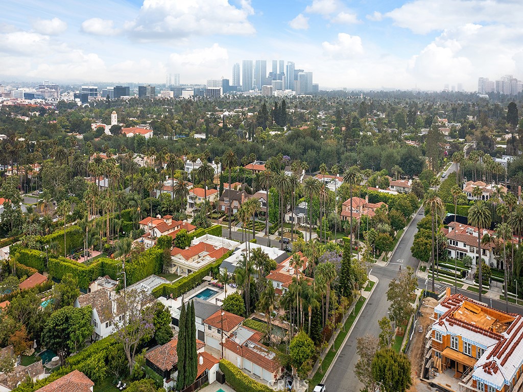 726 Foothill Road Beverly Hills, CA 90210 - Photo 59 of 59 an aerial view of city with green space