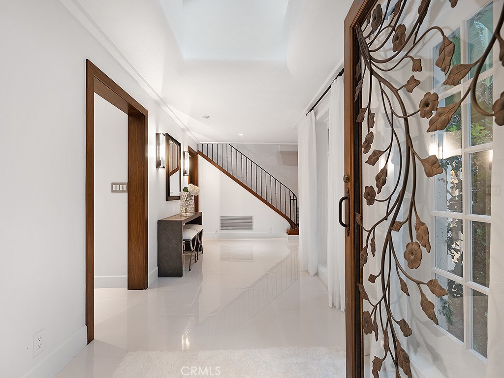 726 Foothill Road Beverly Hills, CA 90210 - Photo 8 of 59 a view of an entryway