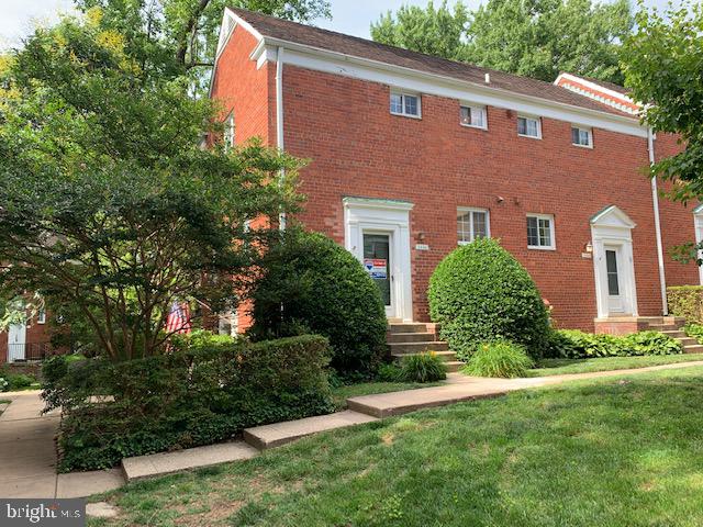 3446 Gunston Road, Unit 726 Alexandria, VA 22302 - Photo 1 of 31