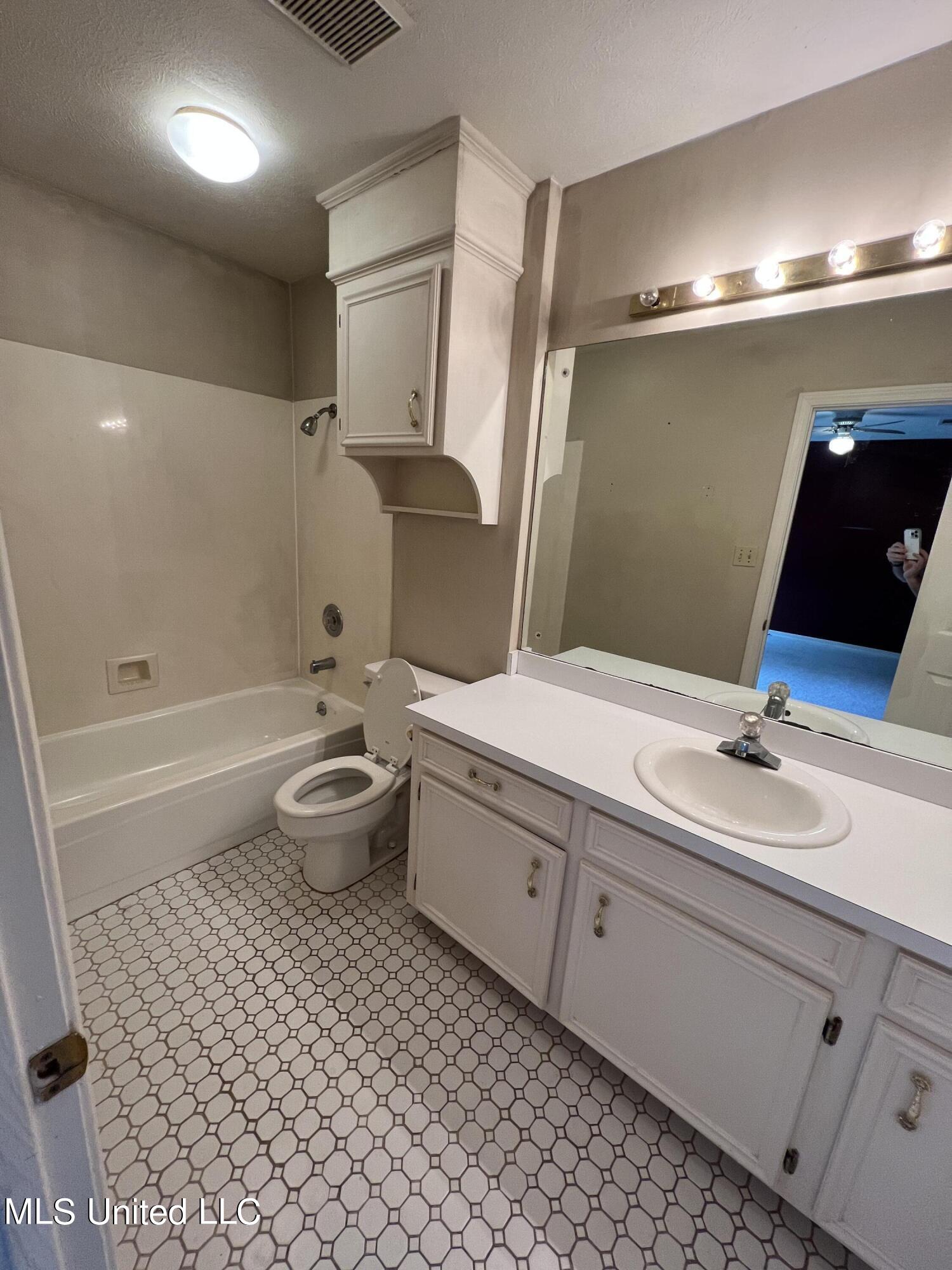 515 Boardwalk Boulevard Ridgeland, MS 39157 - Photo 16 of 28 ACF258A7-D7FC-47E8-8B3E-1AC26BA27145