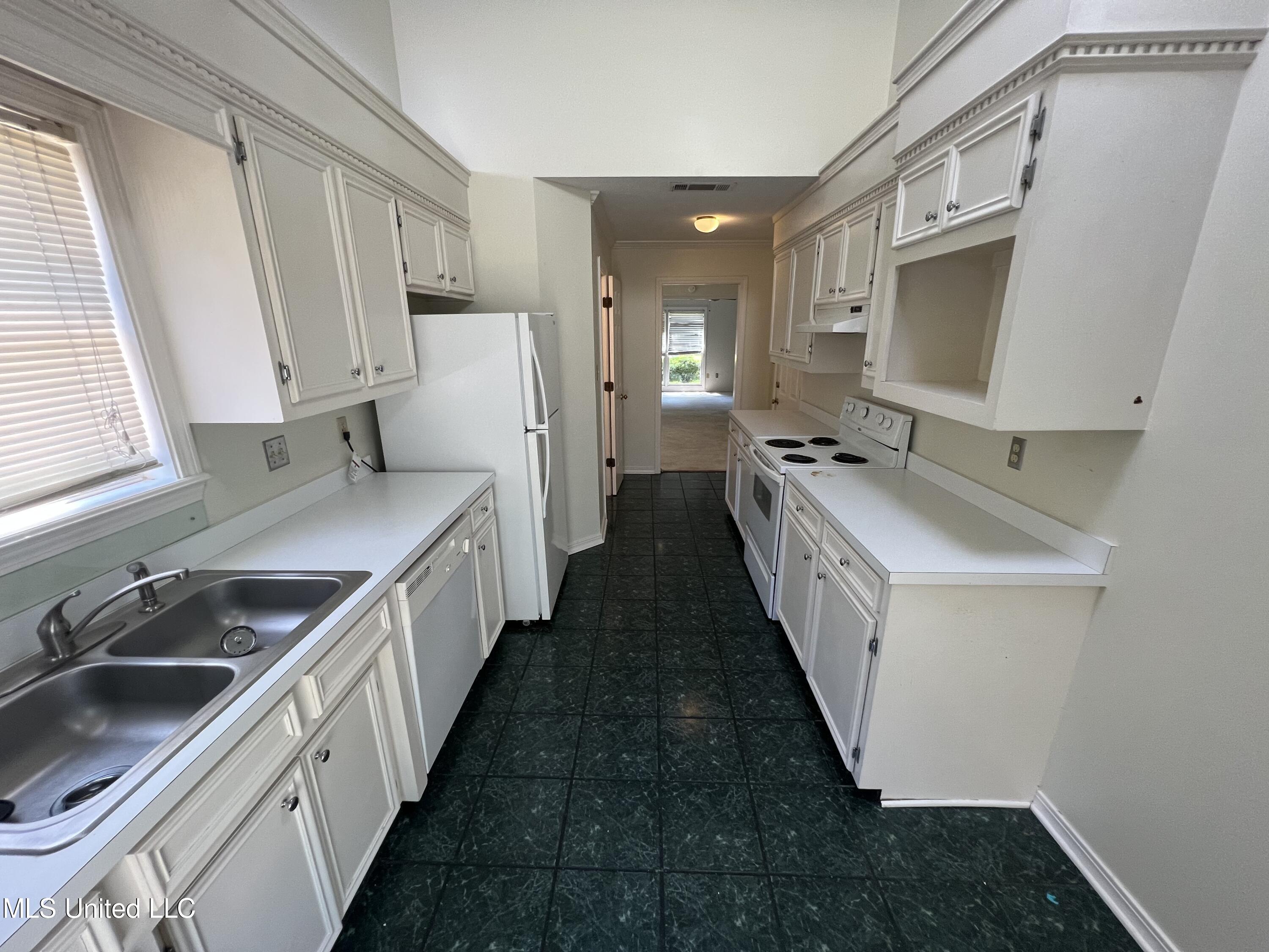 515 Boardwalk Boulevard Ridgeland, MS 39157 - Photo 10 of 28 A9B56DDF-2C2A-45B9-B515-FFF73F142A19