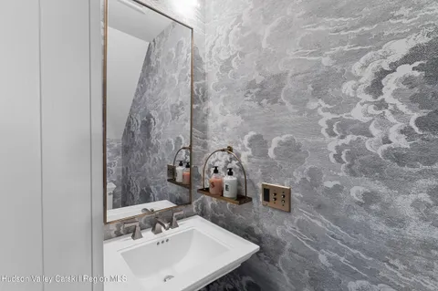 $895,000 | 103 Albany Avenue, Kingston, NY 12401