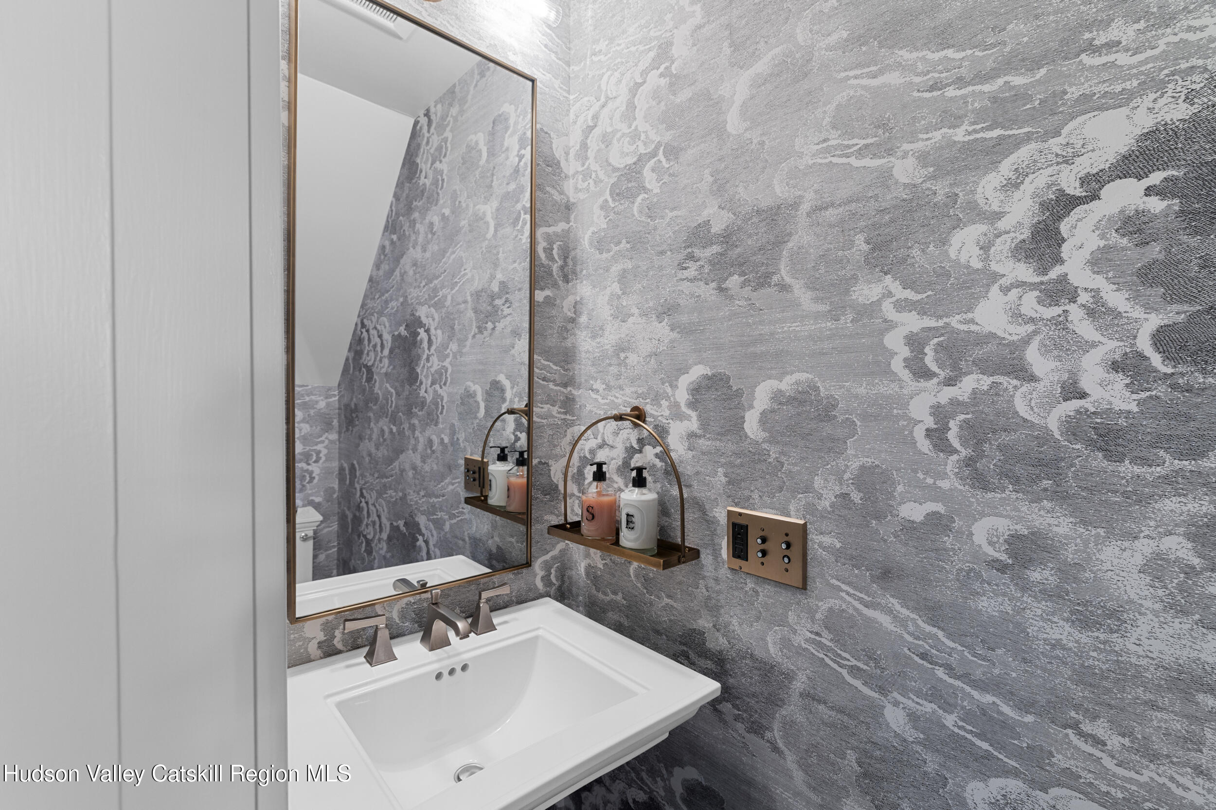 103 Albany Avenue Kingston, NY 12401 - Photo 32 of 34 IMG_0283-2