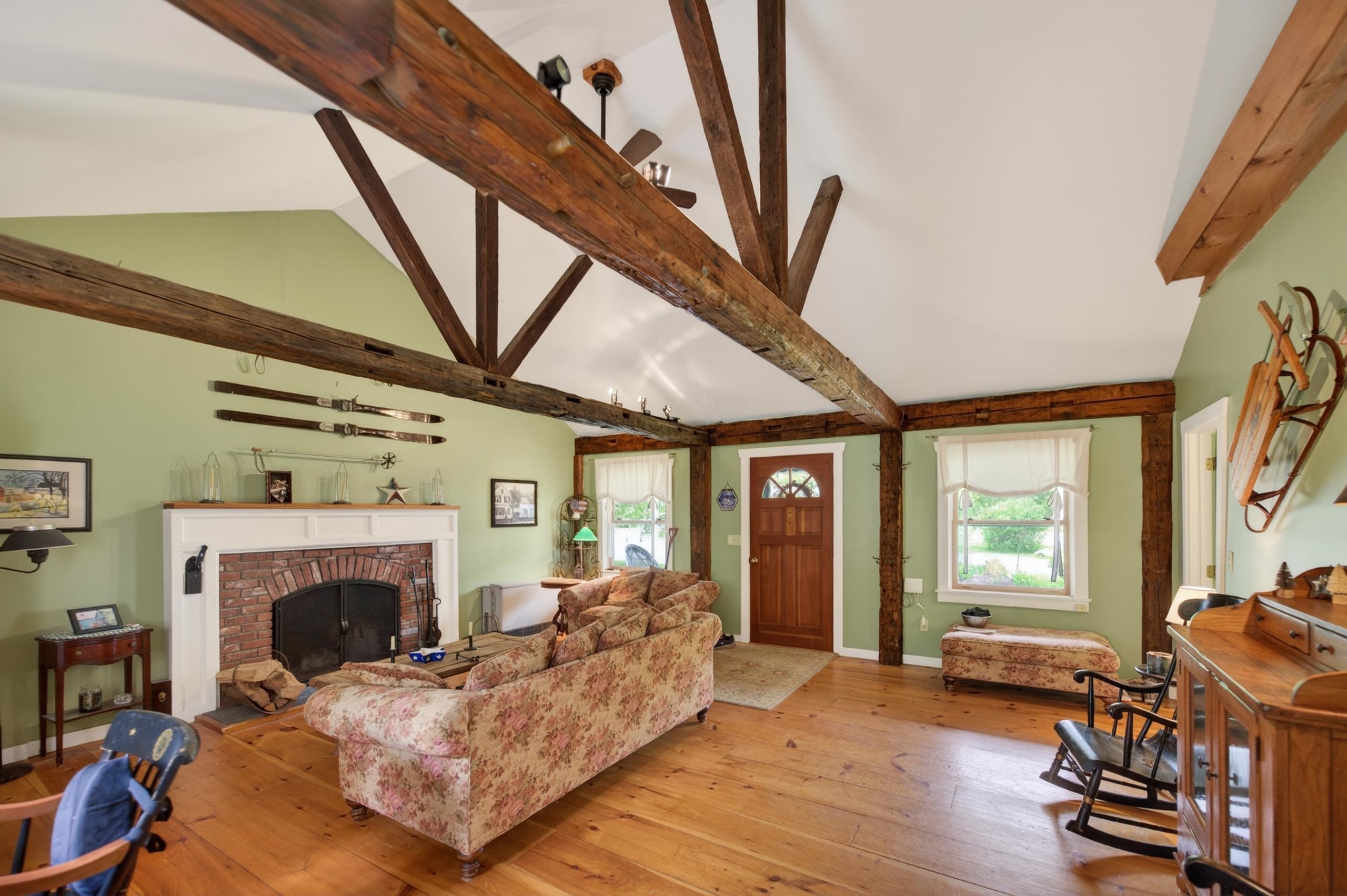 34 Main Street Wardsboro, VT 05355 - Photo 4 of 29