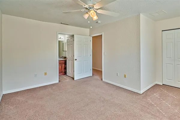 $2,200 | 2710 Northwest 104th Court, Unit B, Gainesville, FL 32606