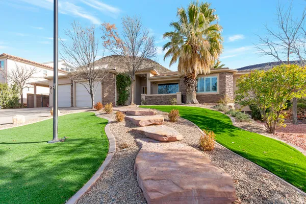 $899,900 | 304 North Stone Dr Street West, St. George, UT 84770