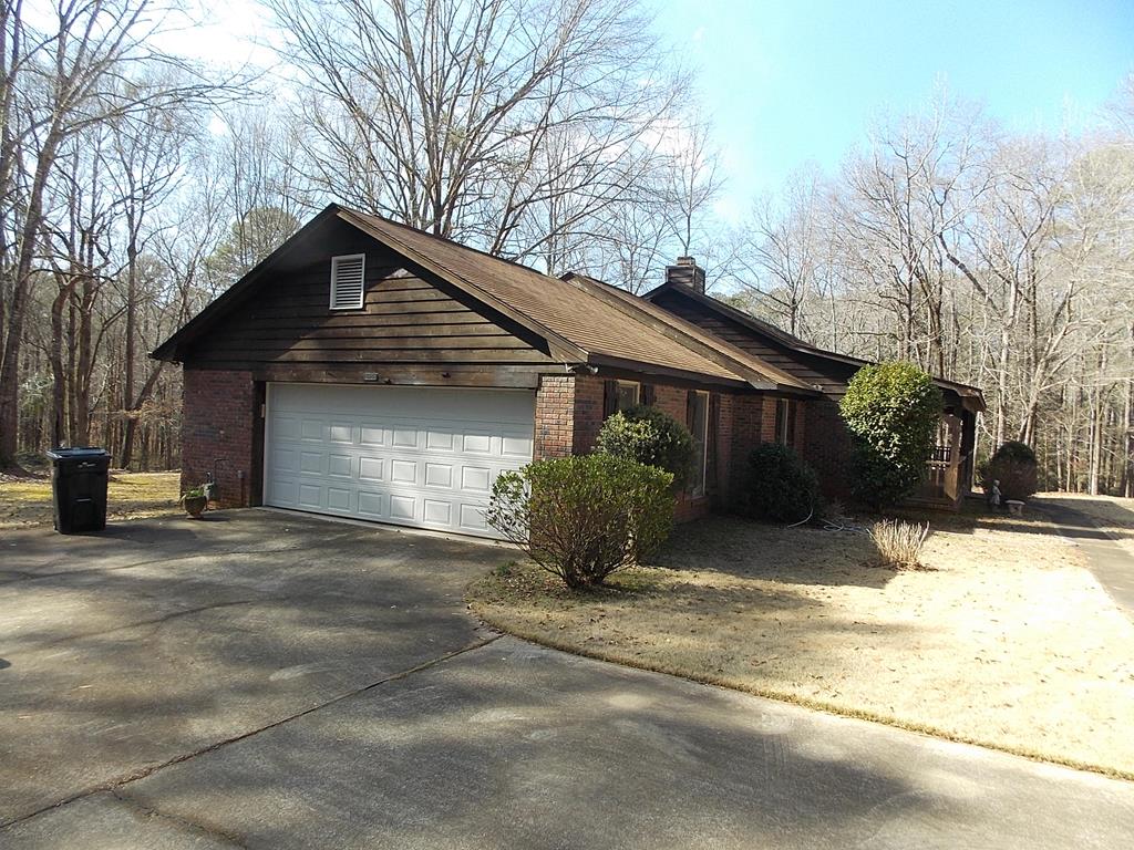 9620 County Line Road Midland, GA 31820 - Photo 24 of 24 Garage