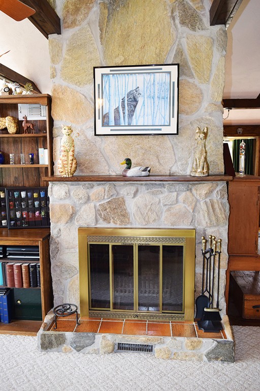 205 Monson Turnpike Road Petersham, MA 01366 - Photo 7 of 30 a view of a entryway of the building