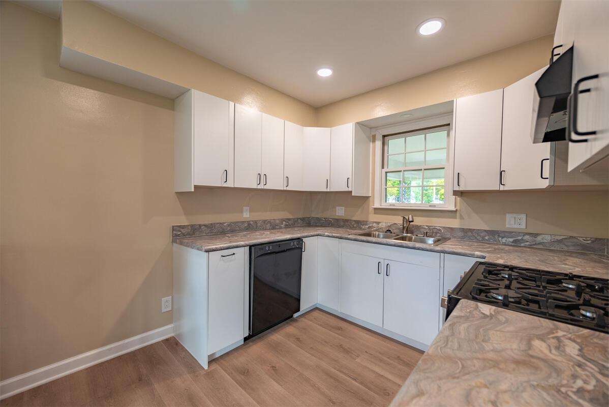 310 Danhurst Road Columbus, OH 43228 - Photo 14 of 26 310 Danhurst Rd - 23
