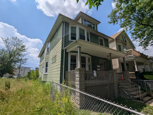 $200,000 | 10734 South Prairie Avenue, Chicago, IL 60628