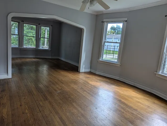 $200,000 | 10734 South Prairie Avenue, Chicago, IL 60628