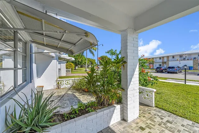 a view of an outdoor space