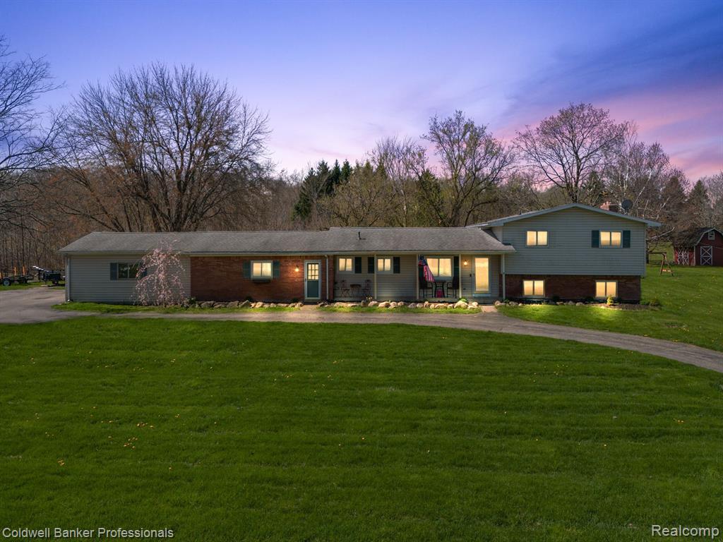 9436 South State Road Goodrich, MI 48438 - Photo 1 of 36