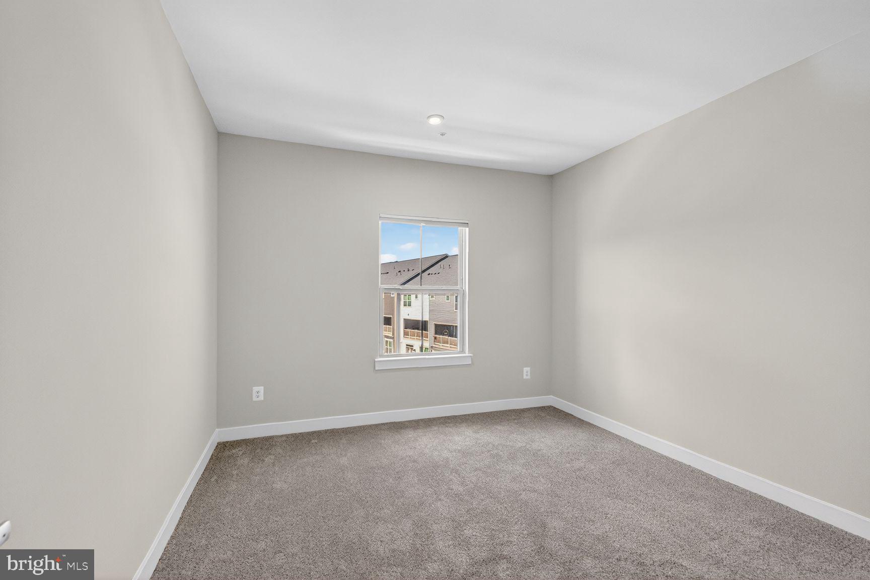 42548 Invergordon Terrace Sterling, VA 20166 - Photo 27 of 30 Third Bedroom