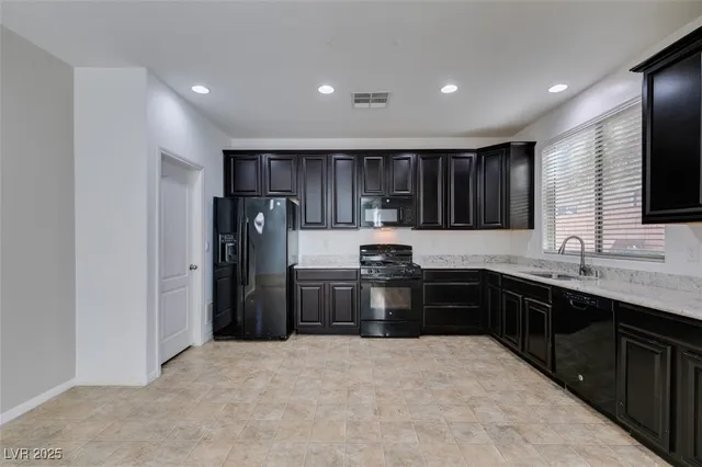 $1,995 | 10315 Elmwood Glen Avenue, Las Vegas, NV 89166